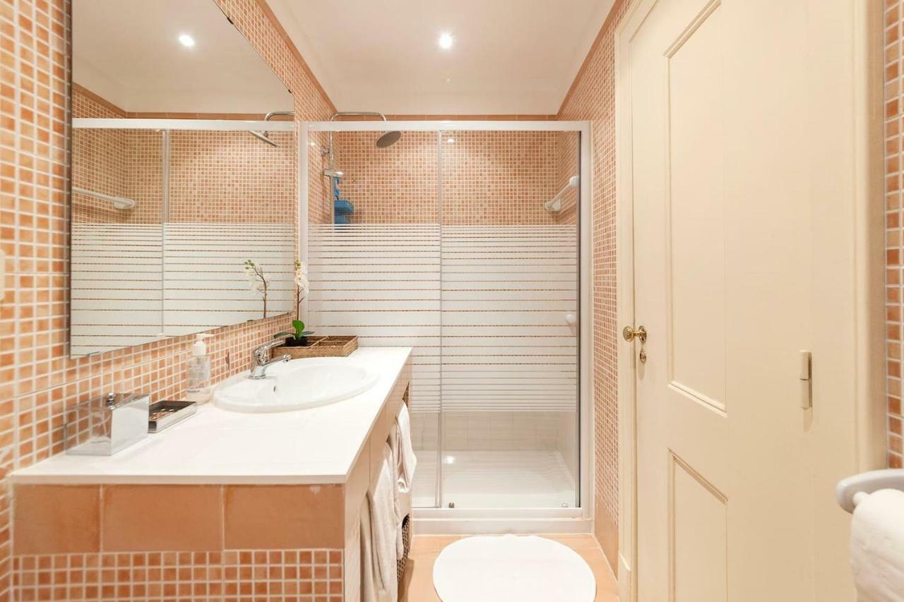 2 bedroom apartment with patio next to Avenida da Liberdade Lissabon Buitenkant foto