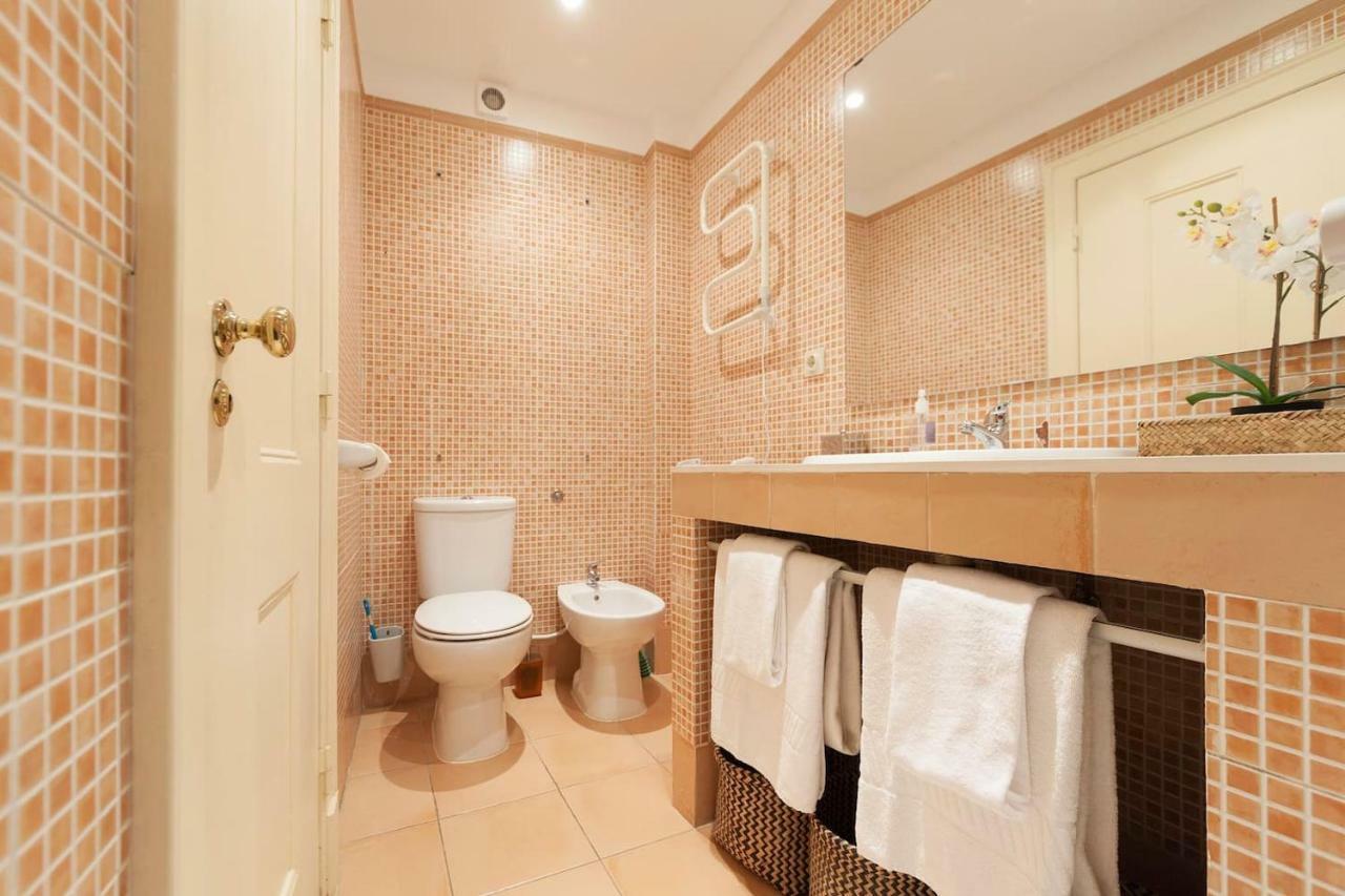 2 bedroom apartment with patio next to Avenida da Liberdade Lissabon Buitenkant foto