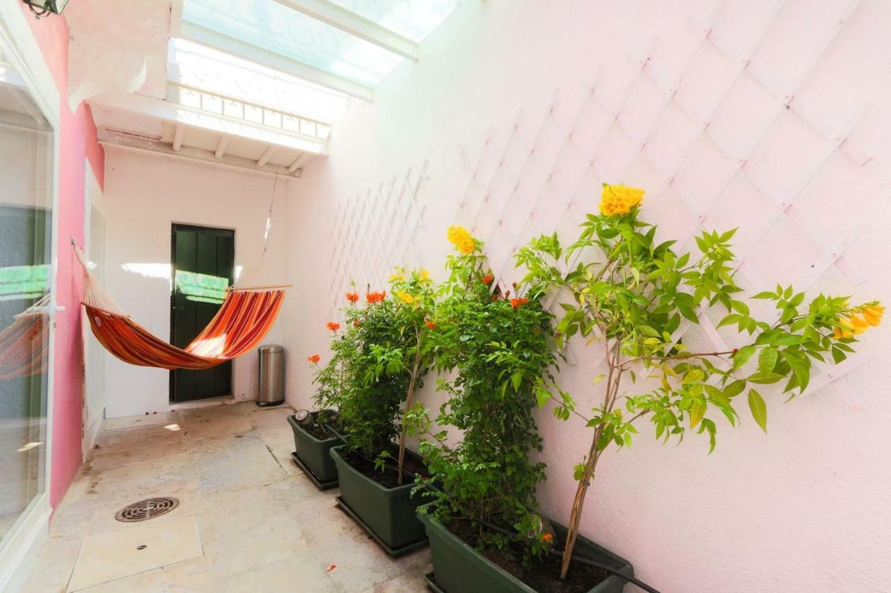 2 bedroom apartment with patio next to Avenida da Liberdade Lissabon Buitenkant foto
