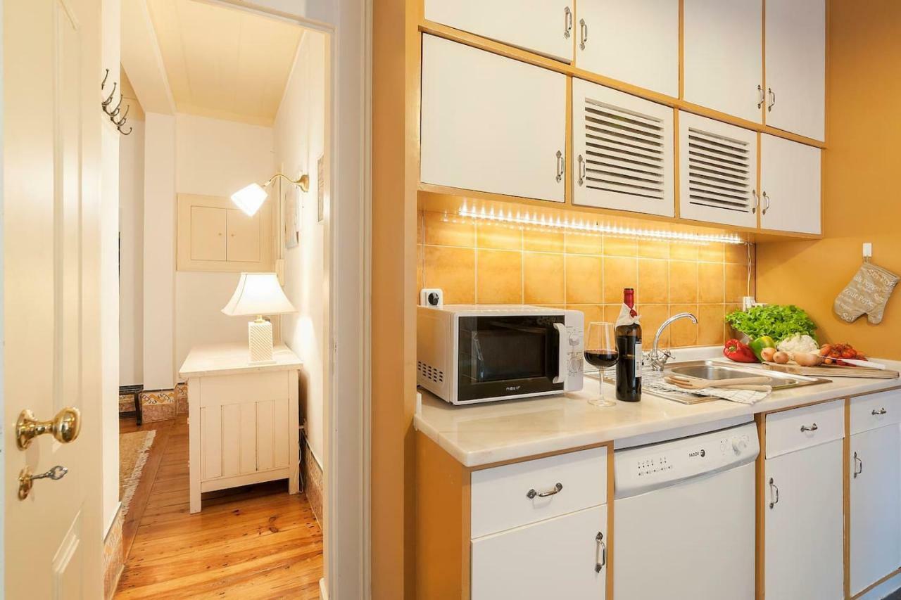 2 bedroom apartment with patio next to Avenida da Liberdade Lissabon Buitenkant foto