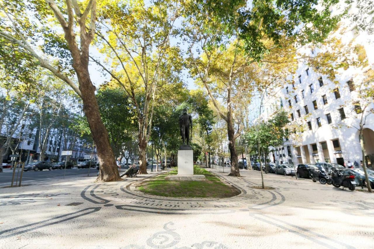 2 bedroom apartment with patio next to Avenida da Liberdade Lissabon Buitenkant foto